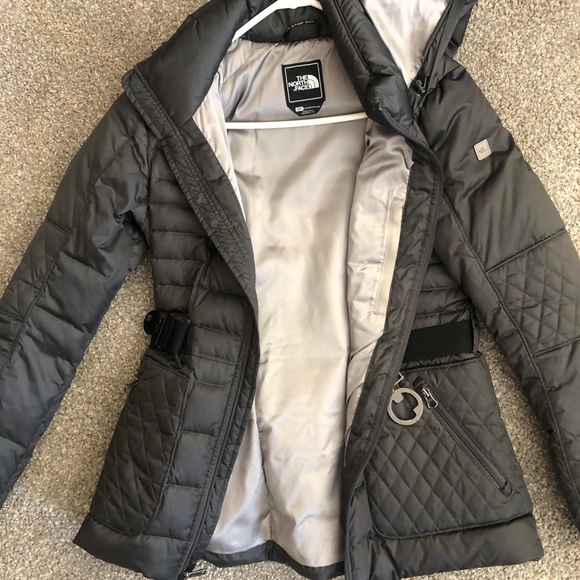 NORTH FACE WINTER COAT W HOOD! - Picture 2 of 7